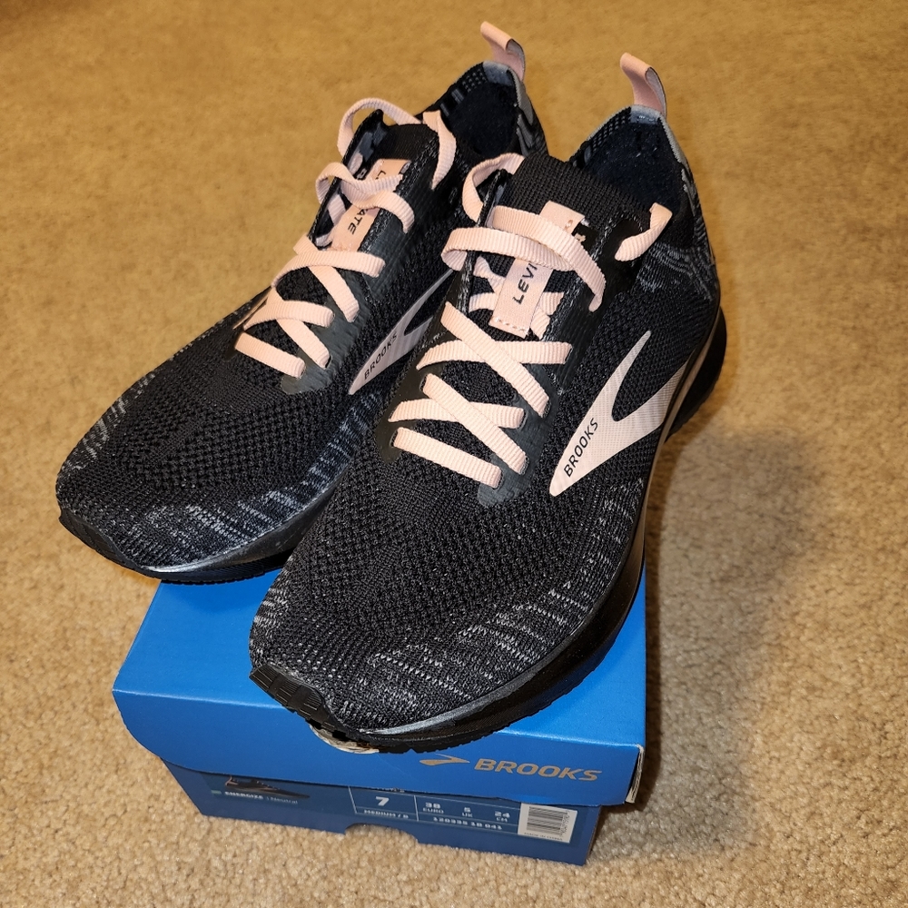 Like New Brooks Levitate 4 - Picture 1 of 9
